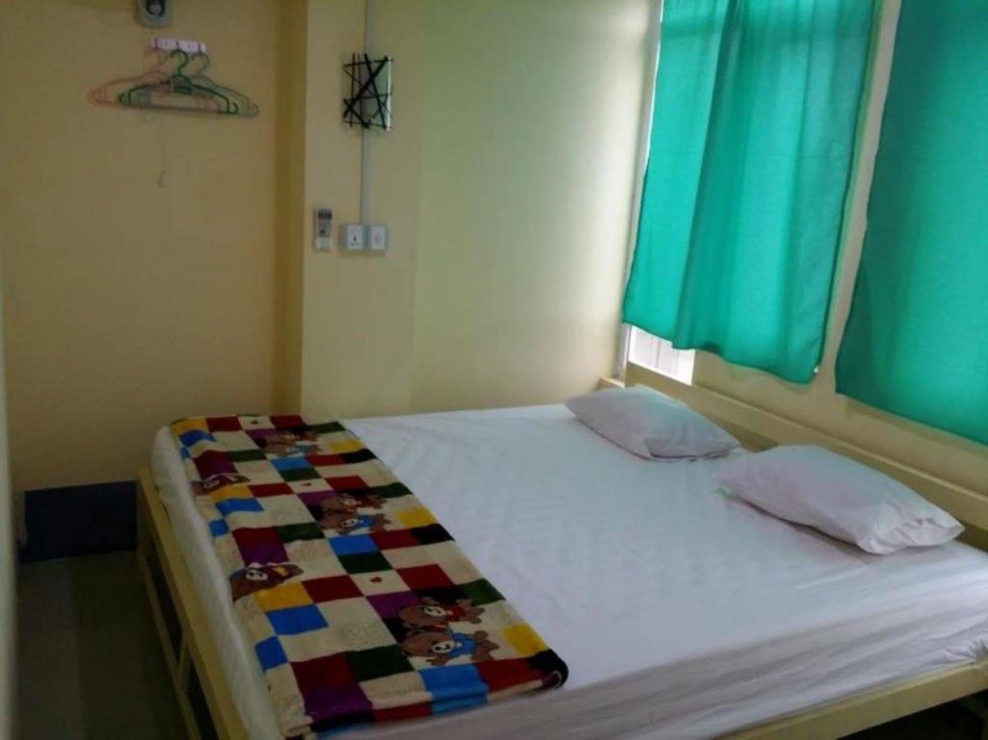 T Venus Hostel Yangon Exterior photo